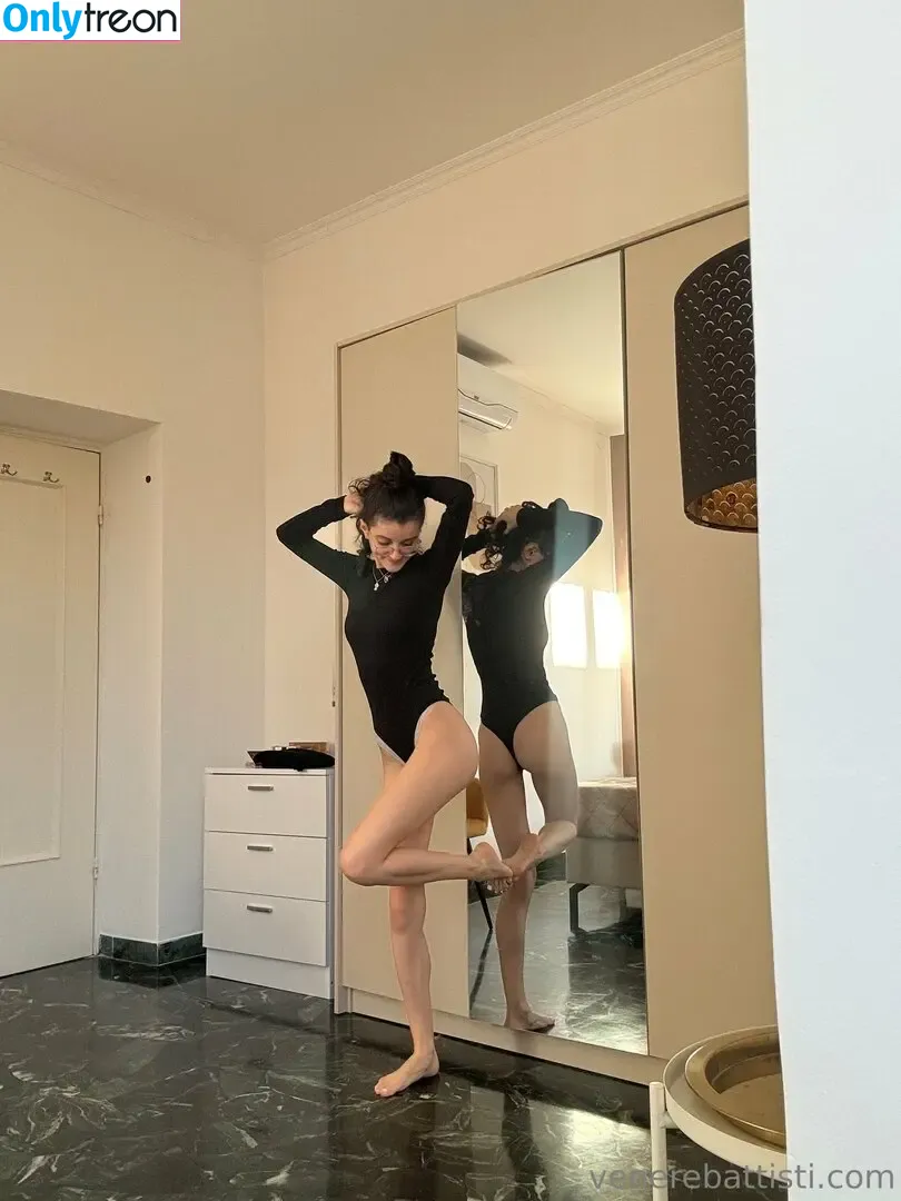 Venere Battisti nude photo #0035 (claudiasuracee_ / venere_battisti)