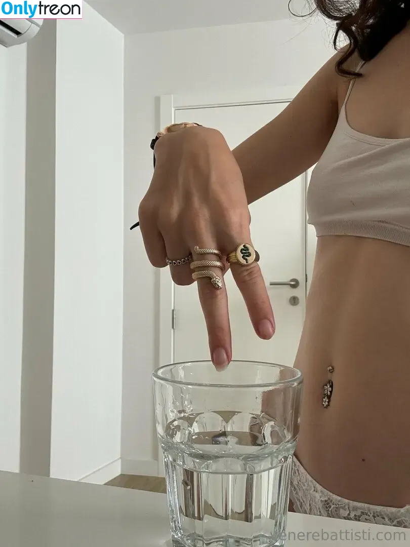Venere Battisti nude photo #0080 (claudiasuracee_ / venere_battisti)
