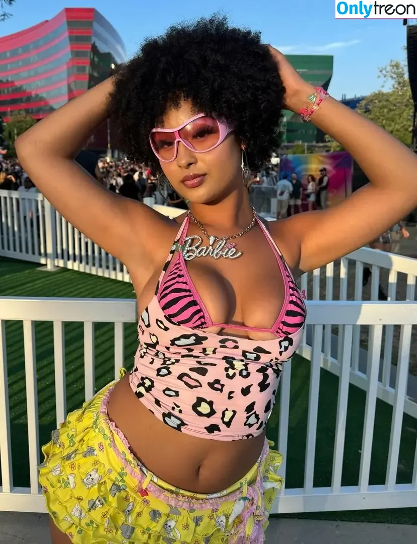 veondremitchell nude photo #0092 (Veondre)