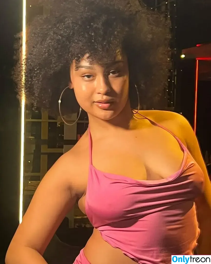 veondremitchell nude photo #0106 (Veondre)
