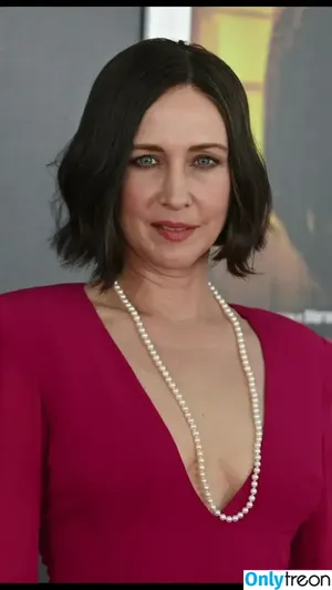 Vera Farmiga / verafarmiga nude photo #0123