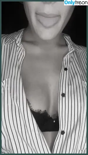 Veronica & Olivia / olivia.veronica.corr / veroliv3 nude photo #0015