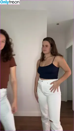 Veronica & Olivia / olivia.veronica.corr / veroliv3 nude photo #0017