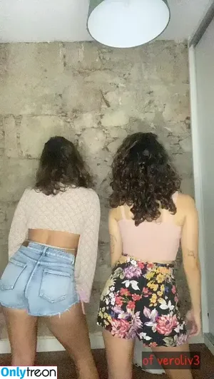 Veronica & Olivia / olivia.veronica.corr / veroliv3 nude photo #0020