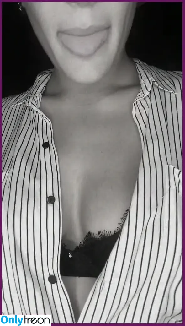 Veronica & Olivia nude photo #0018 (olivia.veronica.corr / veroliv3)