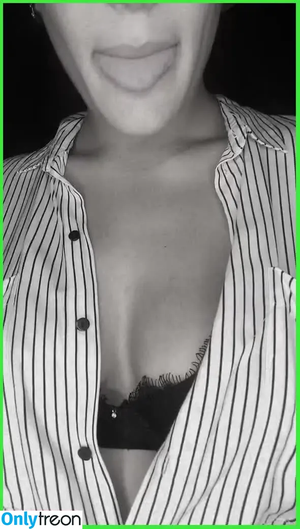 Veronica & Olivia nude photo #0023 (olivia.veronica.corr / veroliv3)