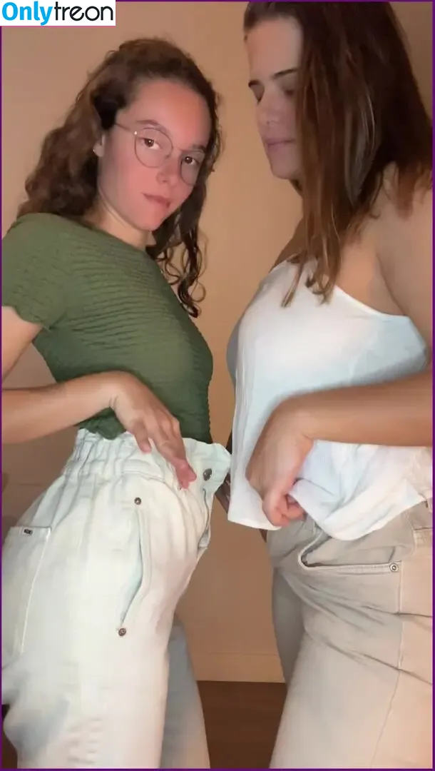 Veronica & Olivia nude photo #0054 (olivia.veronica.corr / veroliv3)