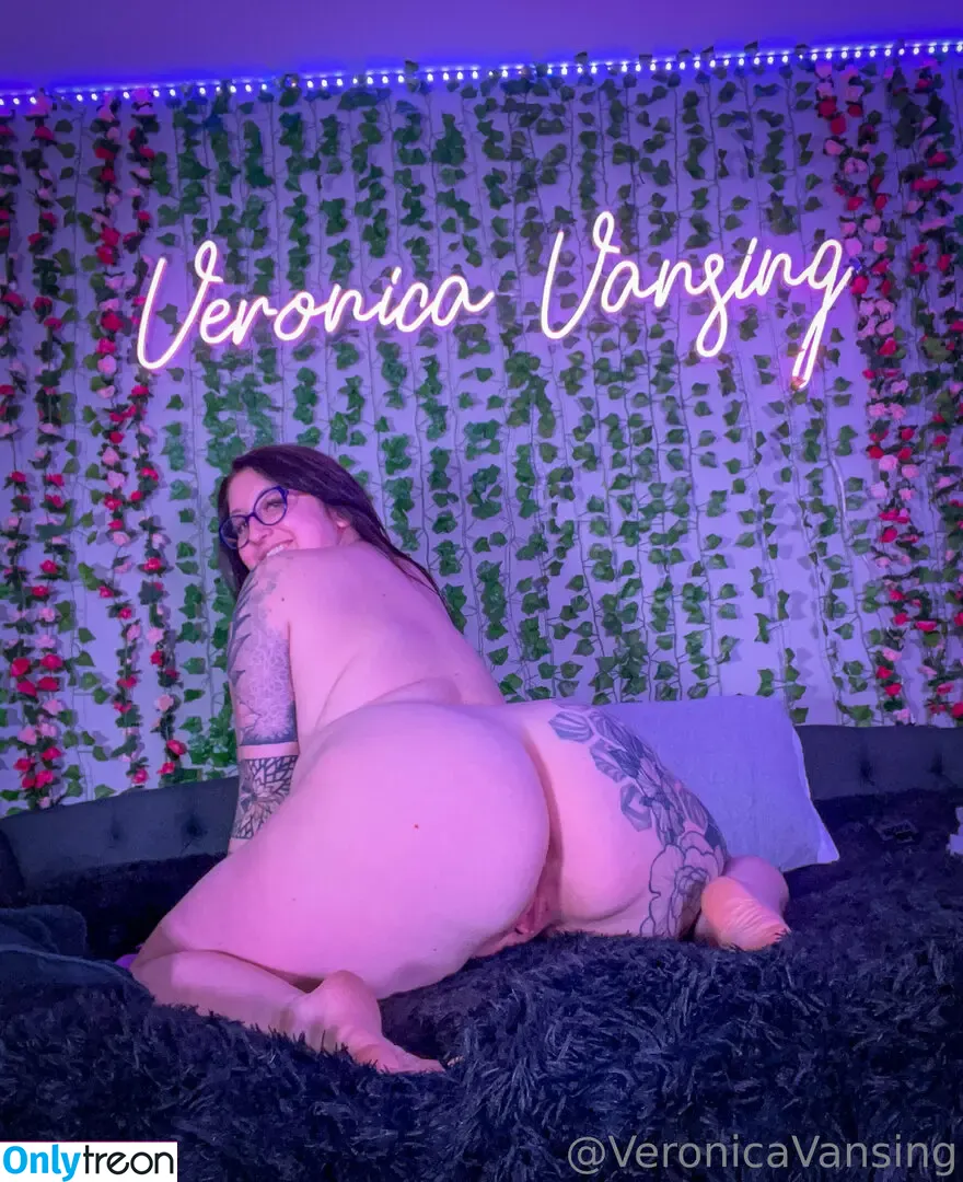Veronica Vansing nude photo #0014 (Strawberry VV / strawberryvvxx / veronicavansing)