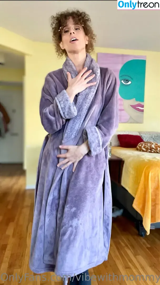 vibewithmommy nude photo #0404 (vibewmommy)