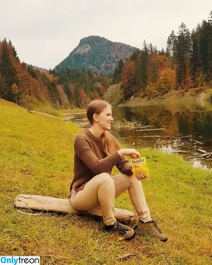 Vibing With Claudia / VibingwithClaudia / lebensgefuehle / vibingwclaudia nude photo #0008
