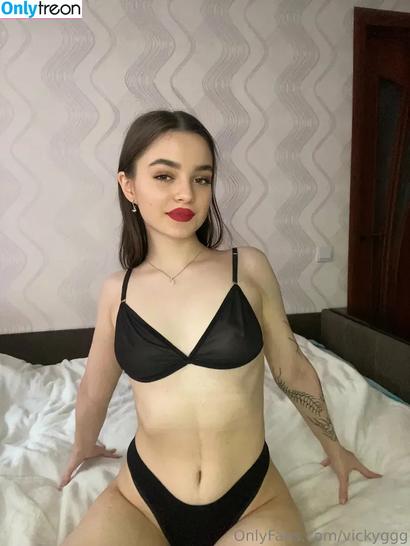 vickyggg nude photo #0002 (vickyggg)