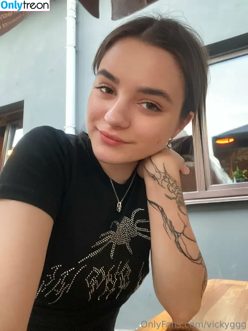 vickyggg nude photo #0004 (vickyggg)
