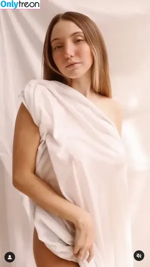 Victooria Tonanni / viitonanni nude photo #0012