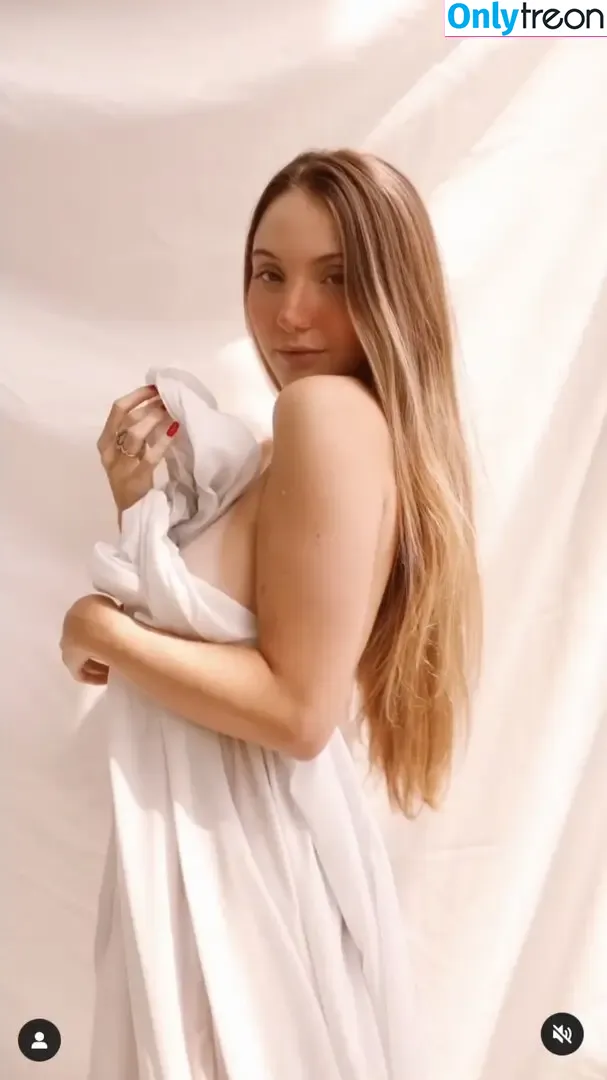 Victooria Tonanni nude photo #0011 (viitonanni)