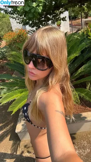 Victoria De Angelis / Maneskin bassist / vicdeangelis nude photo #0789