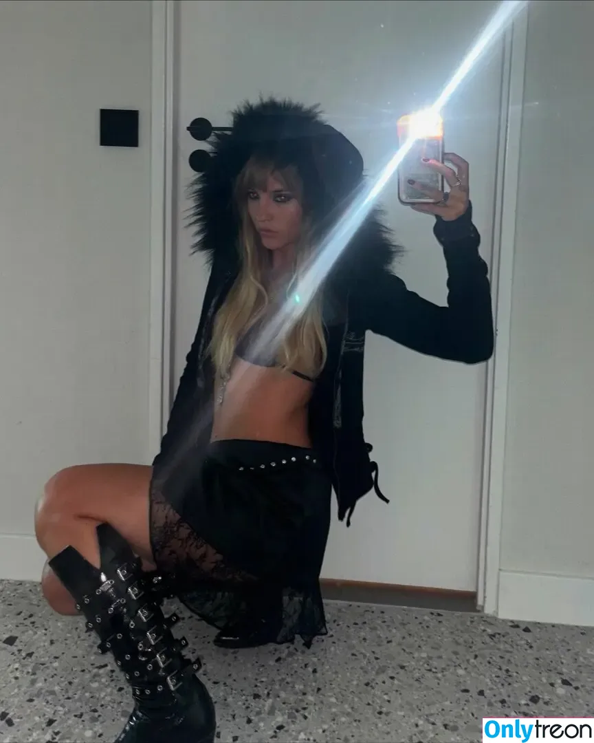 Victoria De Angelis nude photo #0812 (Maneskin bassist / vicdeangelis)
