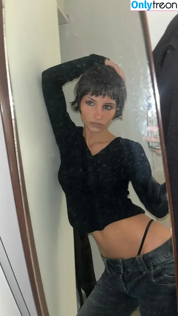 Victoria De Angelis nude photo #0837 (Maneskin bassist / vicdeangelis)