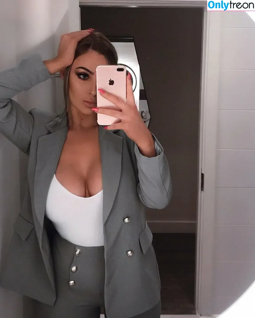 Victoria Hearn nude photo #0003 (victoriahearn)