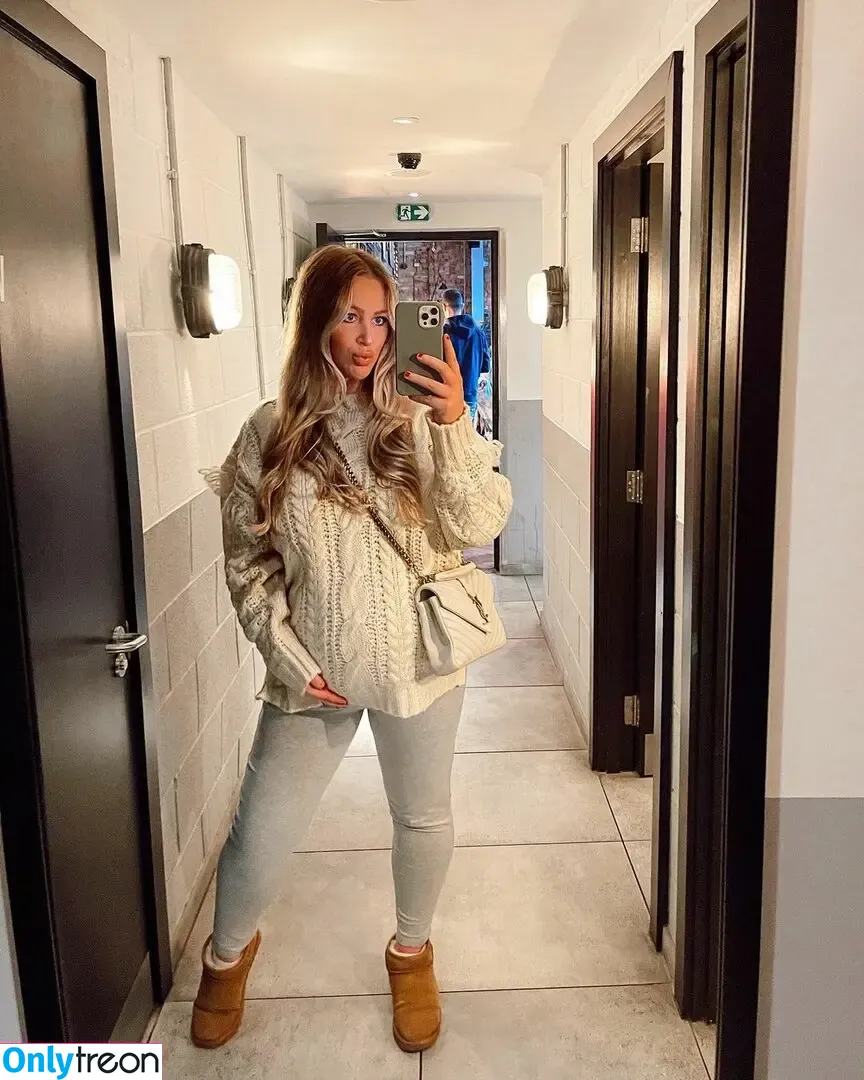 Victoria Hearn nude photo #0044 (victoriahearn)
