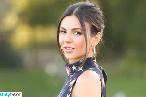 Victoria Justice / victoriajustice nude photo #1013