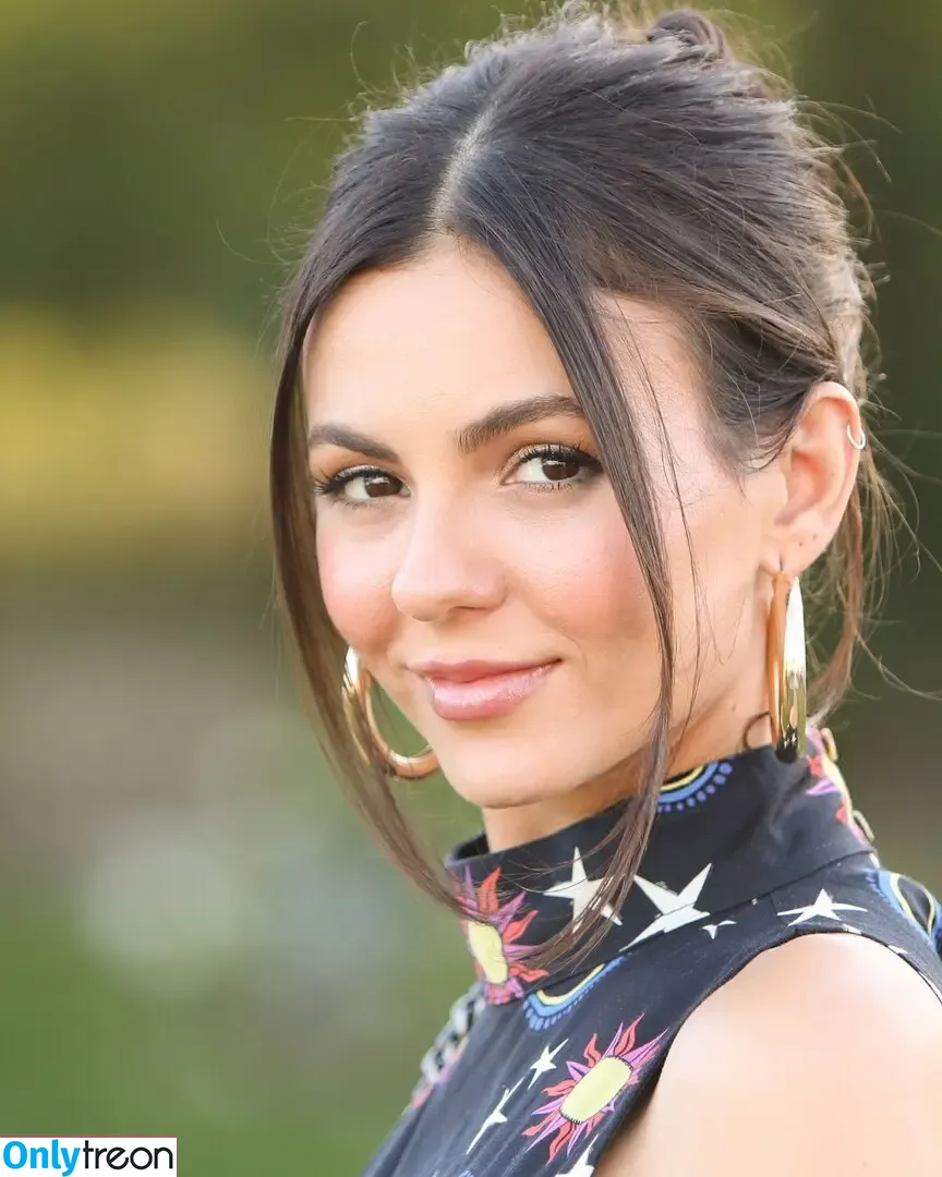 Victoria Justice nude photo #1011 (victoriajustice)
