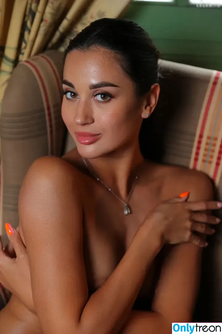 Victoria Mur nude photo #0120 (ariastaroffcial / ariastarofficial)