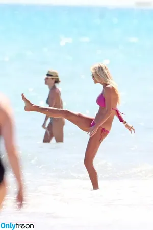 Victoria Silvstedt / vicsilvstedt / victoriasilvstedt nude photo #0625