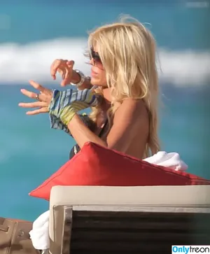 Victoria Silvstedt / vicsilvstedt / victoriasilvstedt nude photo #0663