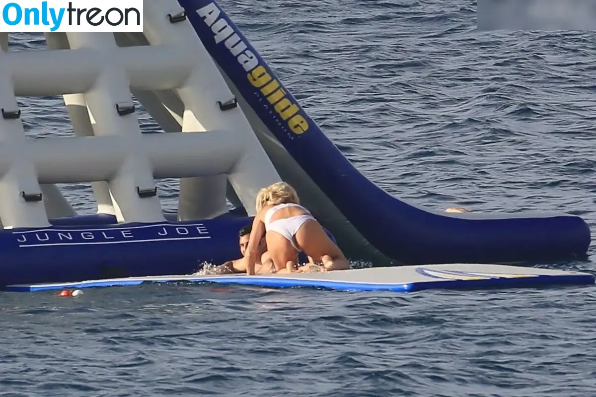 Victoria Silvstedt nude photo #0579 (vicsilvstedt / victoriasilvstedt)