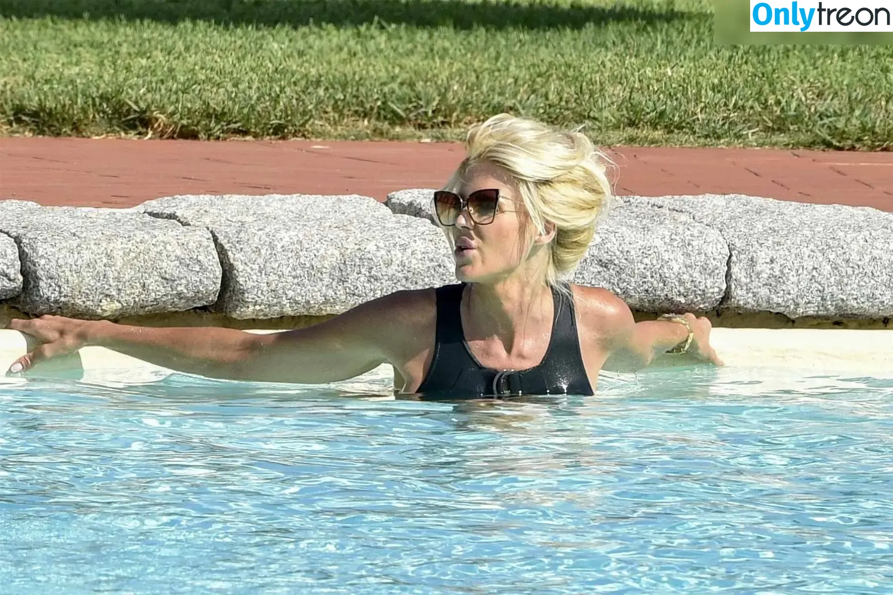 Victoria Silvstedt nude photo #0853 (vicsilvstedt / victoriasilvstedt)