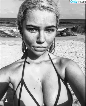 VictoriaHubacek / mischiidc nude photo #0004