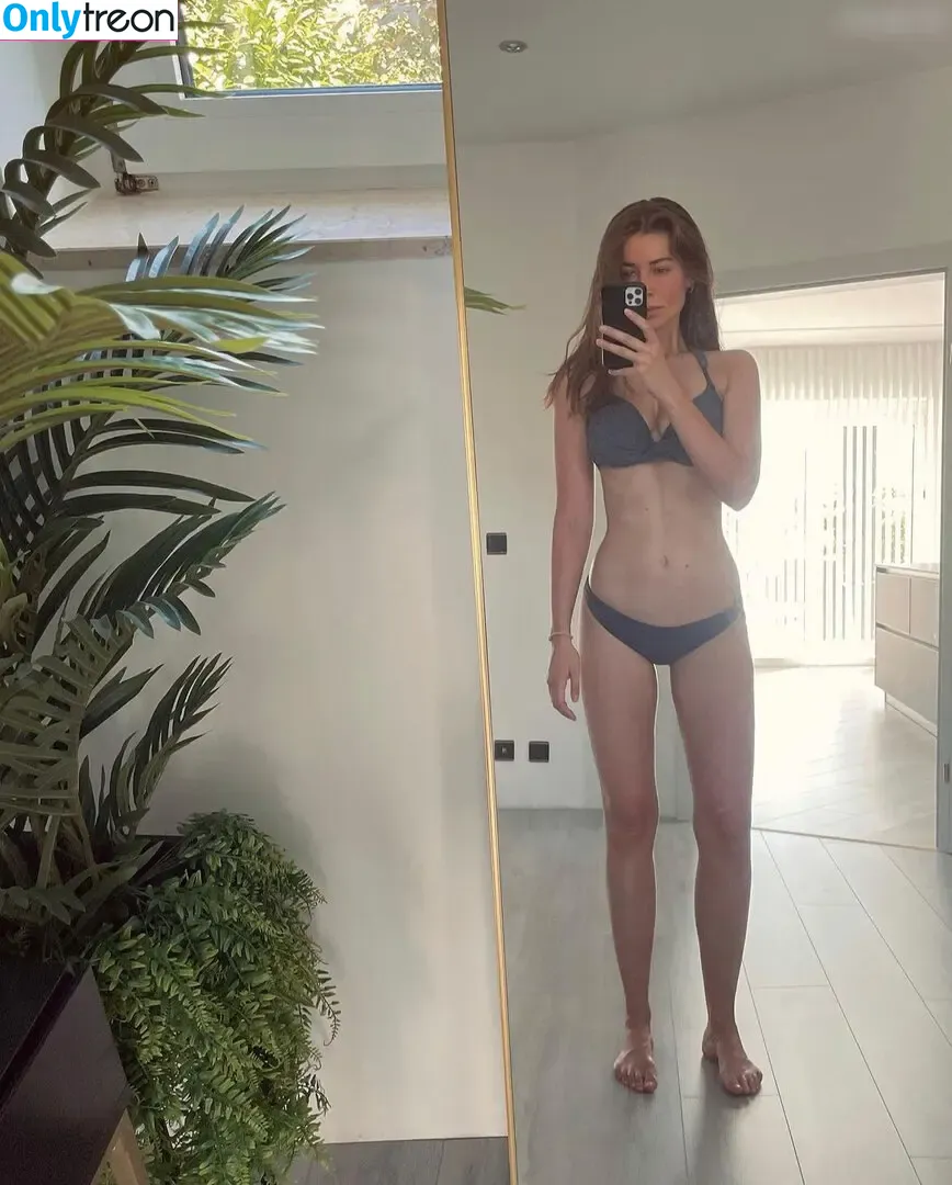 VictoriaHubacek nude photo #0021 (mischiidc)