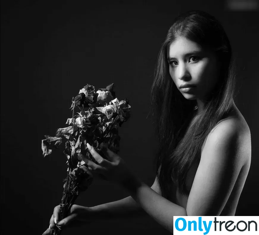 Vicwina nude photo #0009 (vicwina.s)