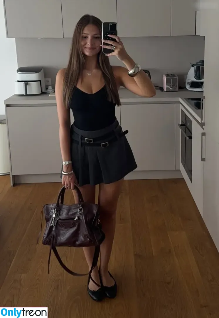 Videozeugs nude photo #0585 (Videozeugs)