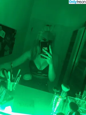 Vielzuklein_ / laurachesnok / vielzuklein / vielzuklein- nude photo #0291