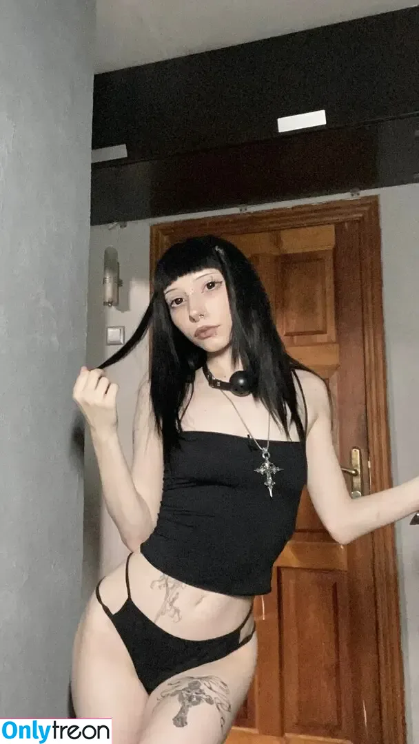 Vikadano nude photo #0001 (Vikadano)