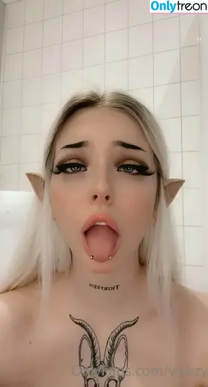 Vikkzy nude photo #0528