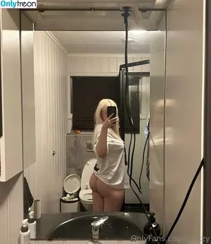 Vikkzy nude photo #0602