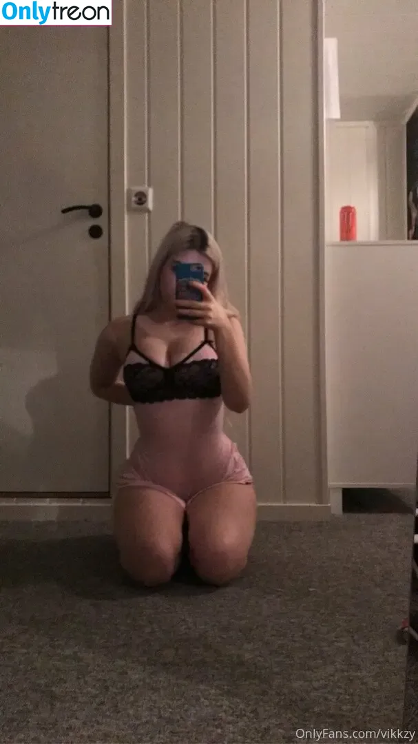 Vikkzy nude photo #0596 (Vikkzy)
