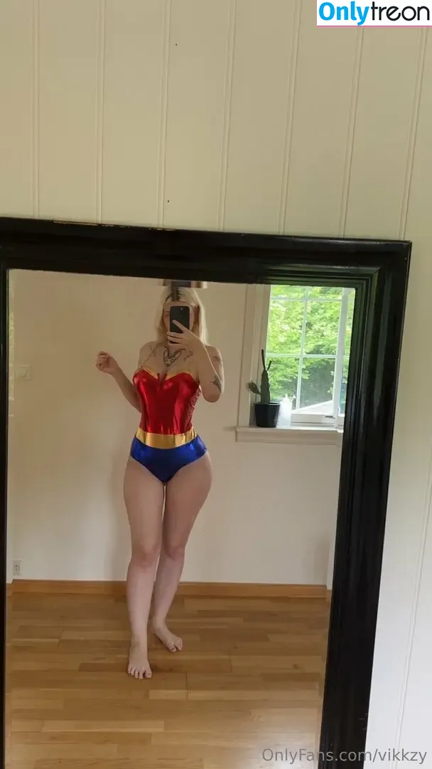 Vikkzy nude photo #0612 (Vikkzy)