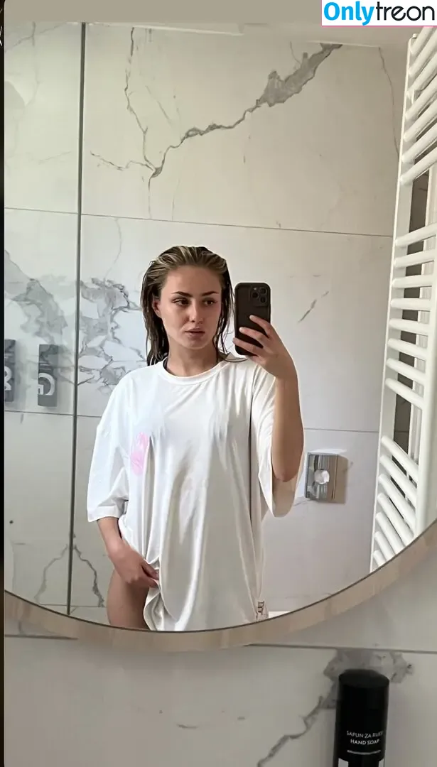 viktupus nude photo #0127 (viktupus)