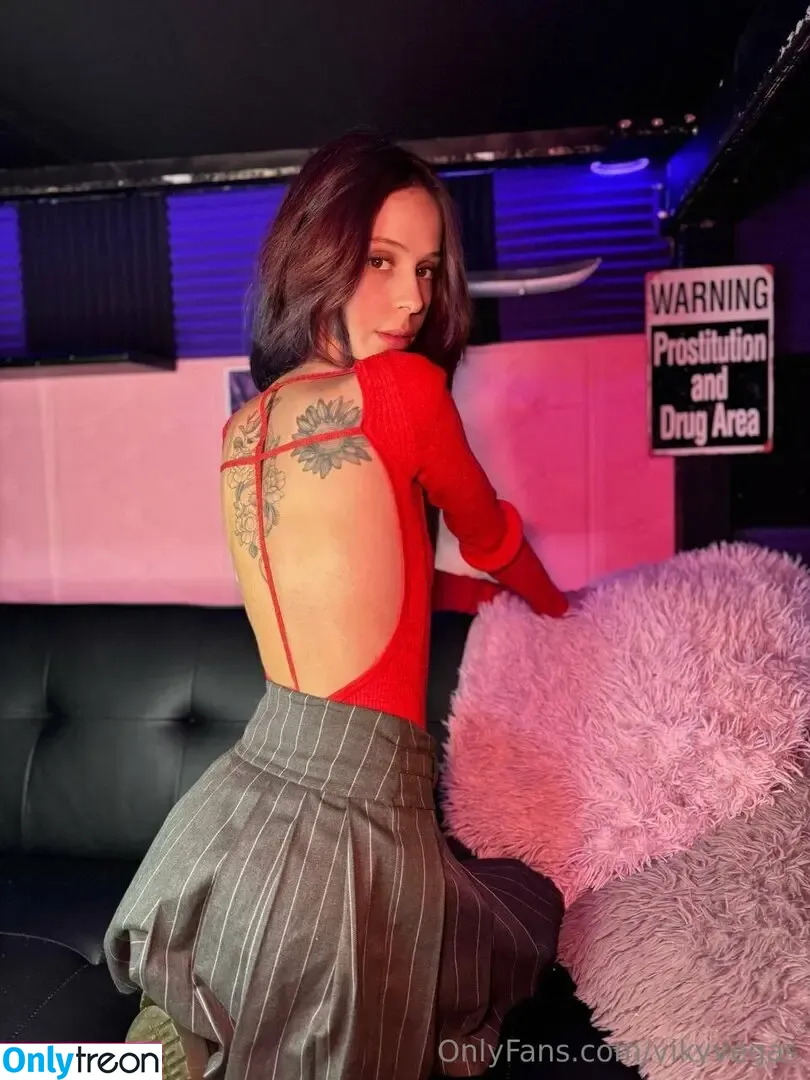 vikyvegas nude photo #0009 (vikyvegas)