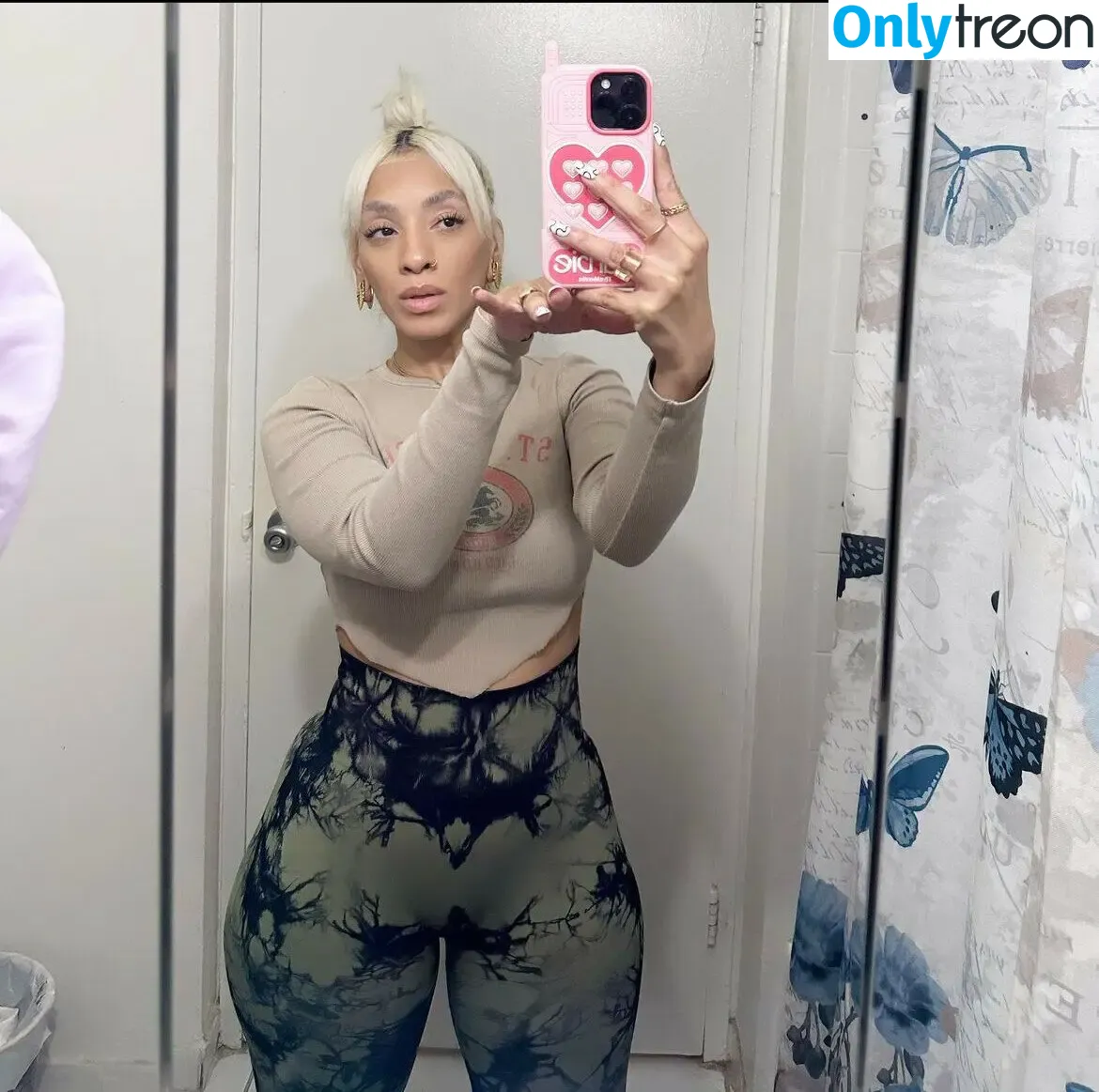 Villawase nude photo #0005 (Villawase)