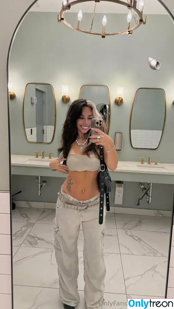 vindylou nude photo #0022 ( / Luda.vixa / dhvyjycnccjh____)