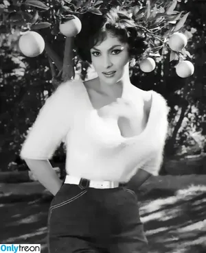 Vintage Sexy Celebs / vintagemoviestars nude photo #0107