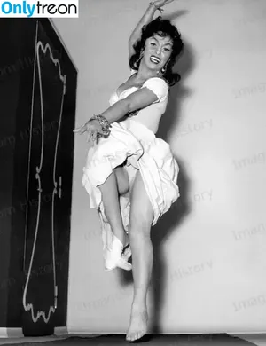 Vintage Sexy Celebs / vintagemoviestars nude photo #0110