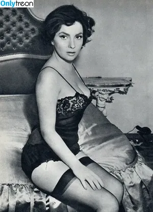 Vintage Sexy Celebs / vintagemoviestars nude photo #0113