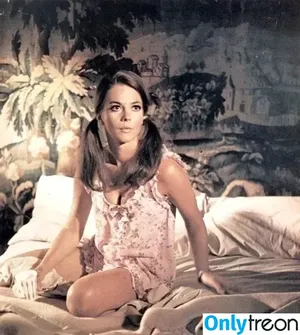 Vintage Sexy Celebs / vintagemoviestars nude photo #0164