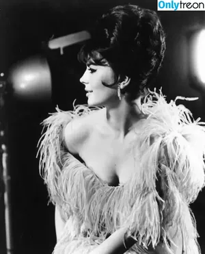 Vintage Sexy Celebs / vintagemoviestars nude photo #0167