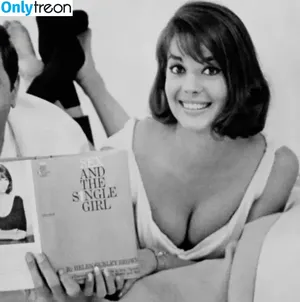 Vintage Sexy Celebs / vintagemoviestars nude photo #0177
